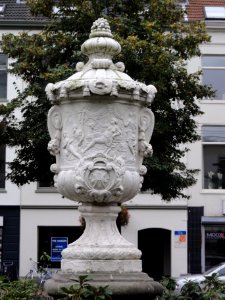 Arnhem Rijksmonument 516722 siervaas thv Jansbuitensingel 13