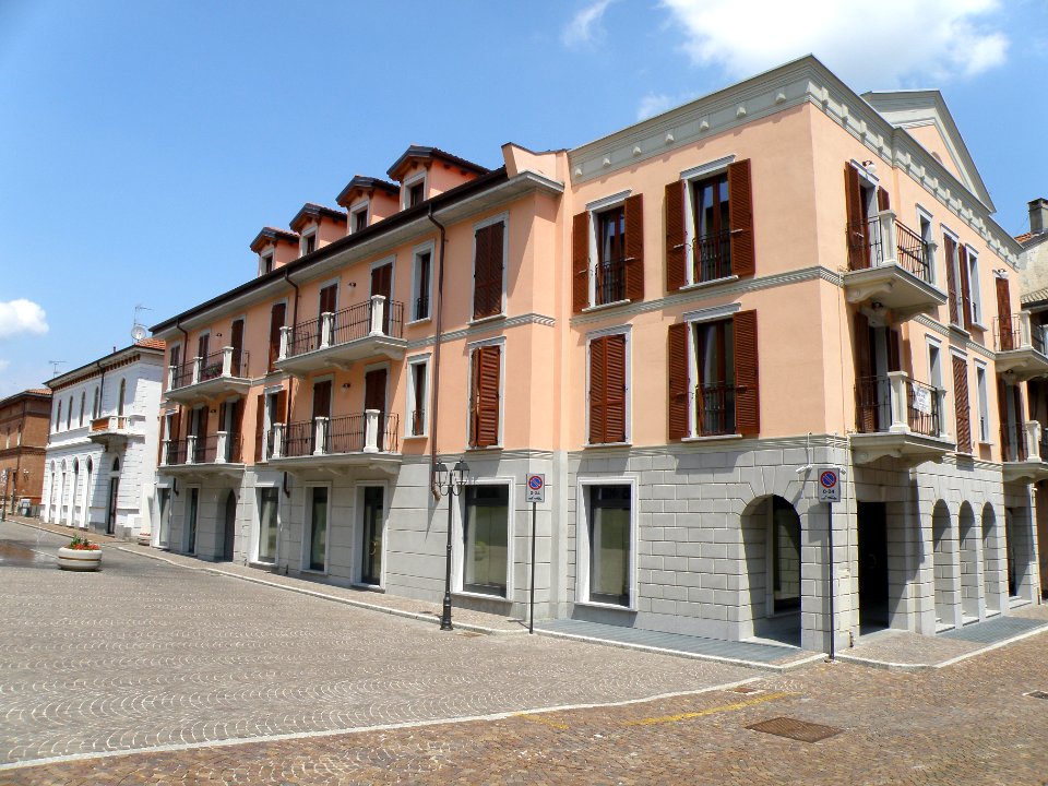 Arona Piazza San Graziano 2
