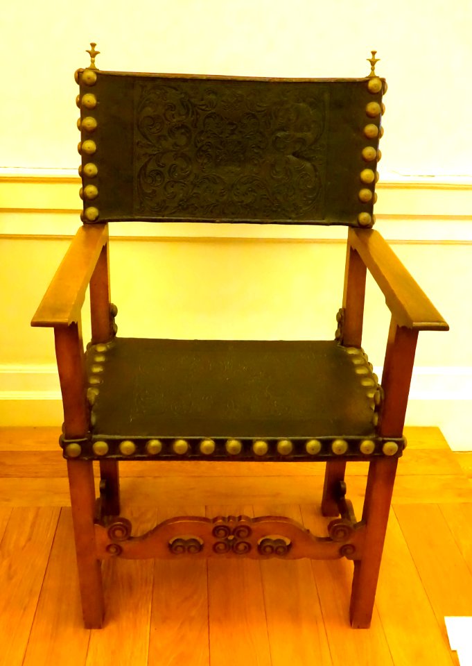 Armchairs, 2 of 2, Portugal, walnut, embossed leather, brass studs - Museu Nacional de Soares dos Reis - Porto, Portugal - DSC00498
