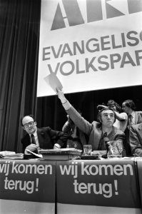 AR-Partijraad in Amsterdam (over CDA) partijvoorzitter De Boer (rechts) en Aant, Bestanddeelnr 928-5163