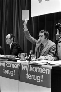 AR-Partijraad in Amsterdam (over CDA) overzicht stemming, Bestanddeelnr 928-5165