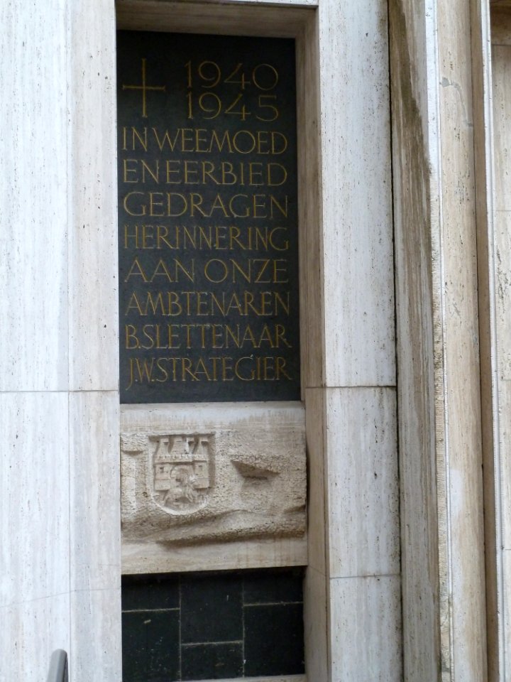 Arnhem-steenreliëf provinciehuis