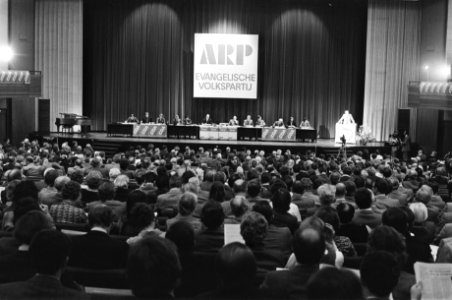 AR-Partijraad in Amsterdam (over CDA) De Boer en Aantjes, Bestanddeelnr 928-5175