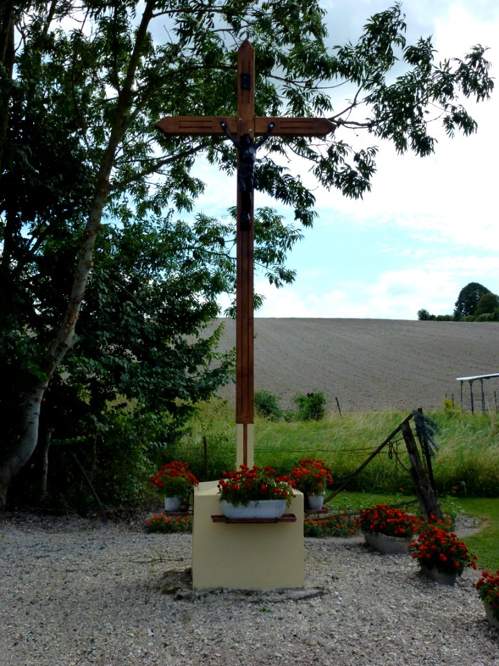 Arnicourt (Ardennes) croix