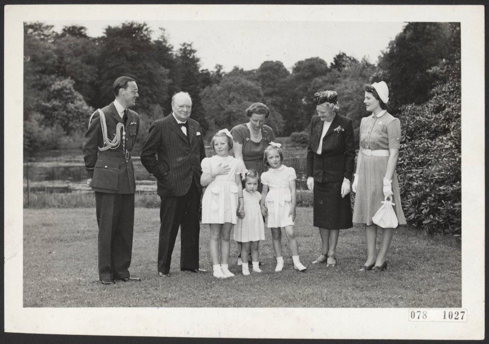Bbezoek Winston Churchill en zijn gezin aan Nederland, een jaar na de bevrijding, Bestanddeelnr 078-1027