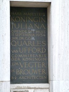 Arnhem-steenreliëf provinciehuis2