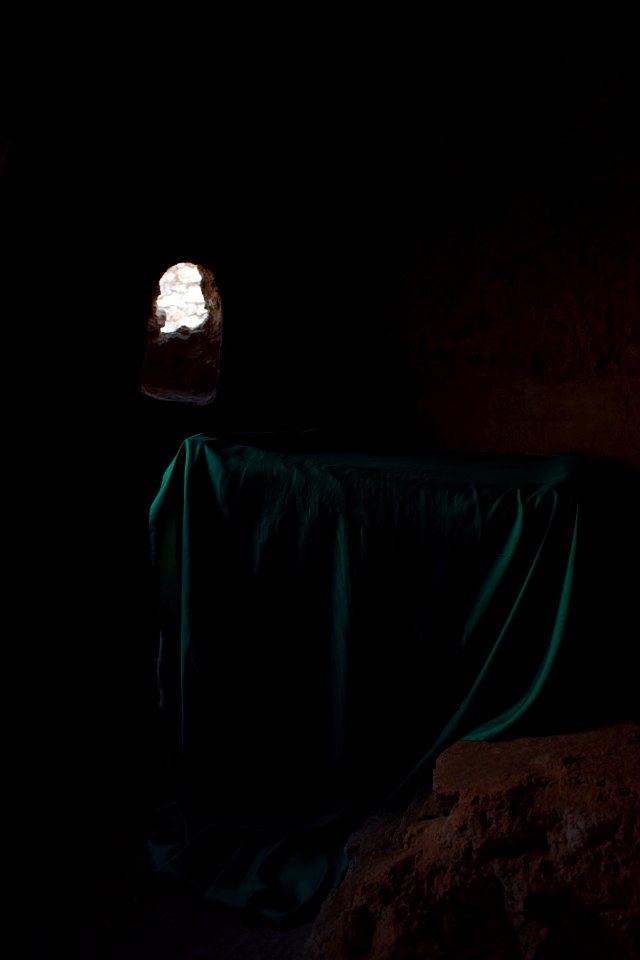 Around the Shrine of Nahum in alQosh 11