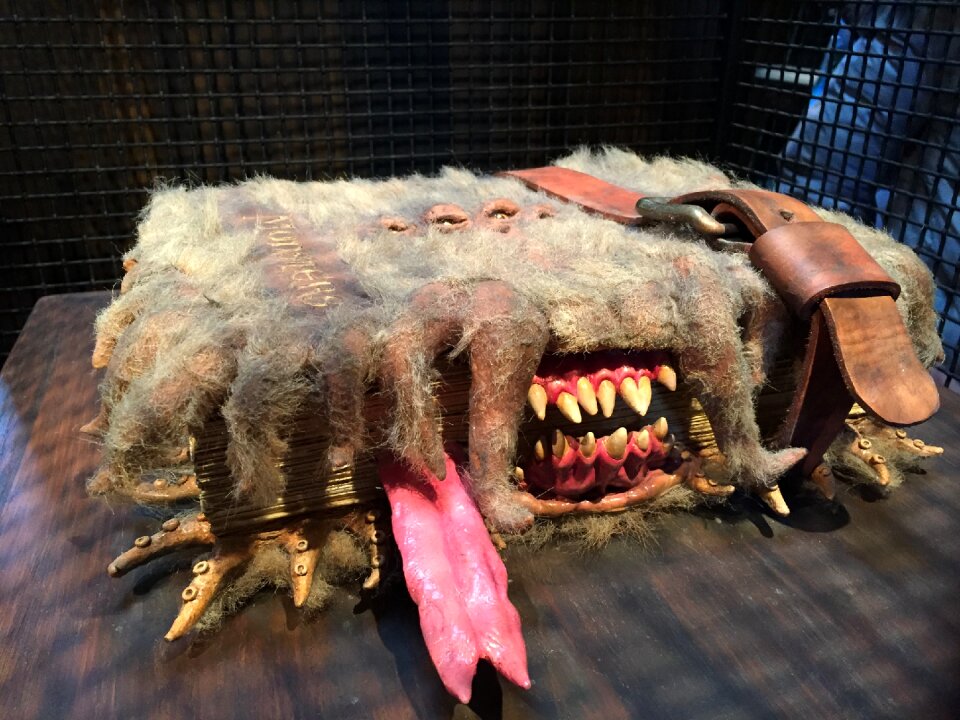 Universal studios monster hogwarts