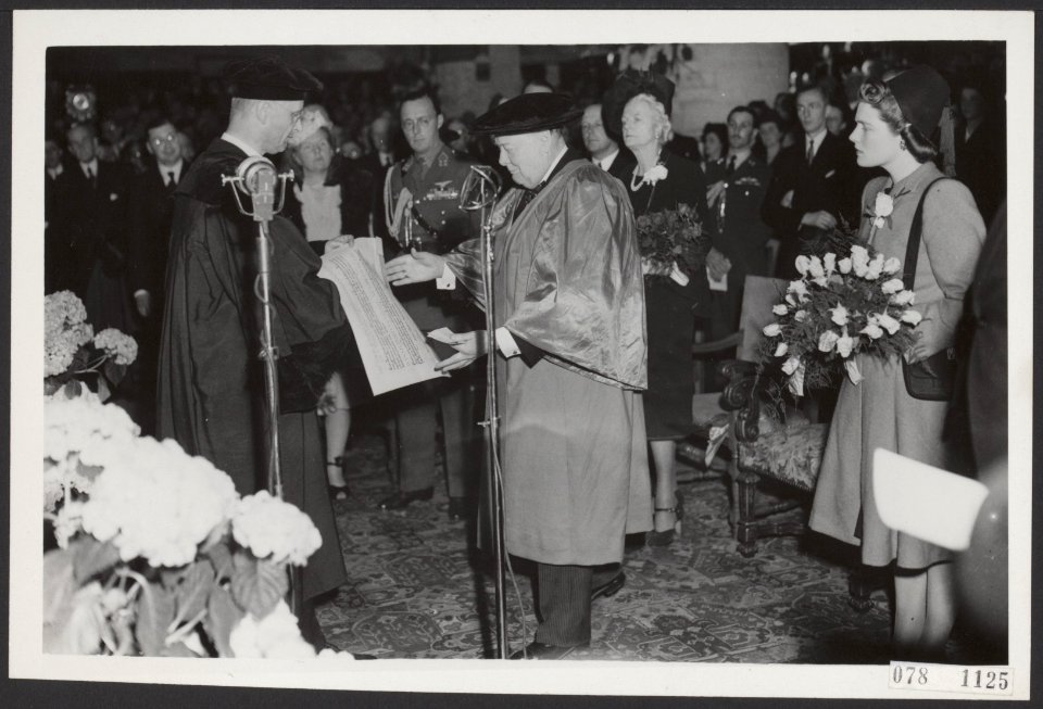 Bbezoek Winston Churchill en zijn gezin aan Nederland, een jaar na de bevrijding, Bestanddeelnr 078-1125