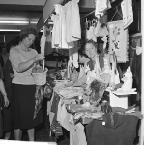 Bazar van Vereniging van Nederlandse Huisvrouwen, Bestanddeelnr 913-7334