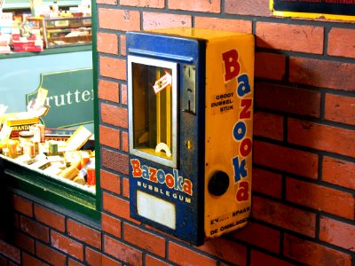Bazooka vending machine