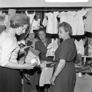 Bazar van Vereniging van Nederlandse Huisvrouwen, Bestanddeelnr 913-7335