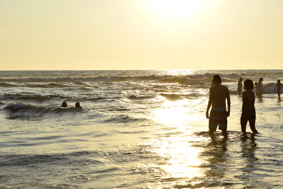 Sun sea couple
