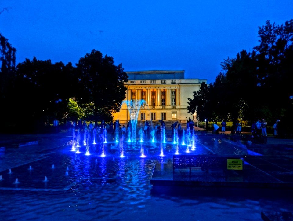 Bdg FilharmoniaPomorska fountain 2 5-2014