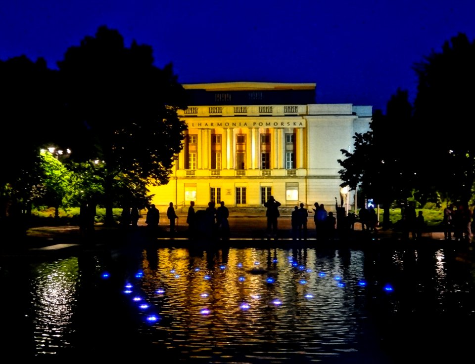 Bdg FilharmoniaPomorska fountain 1 5-2014