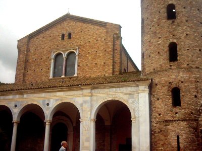 Basilika Sant'Apollinare Nuovo Front