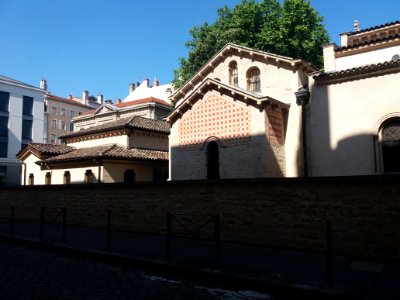 Basilique Saint-Martin d'Ainay - Vue rue Adélaïde Perrin