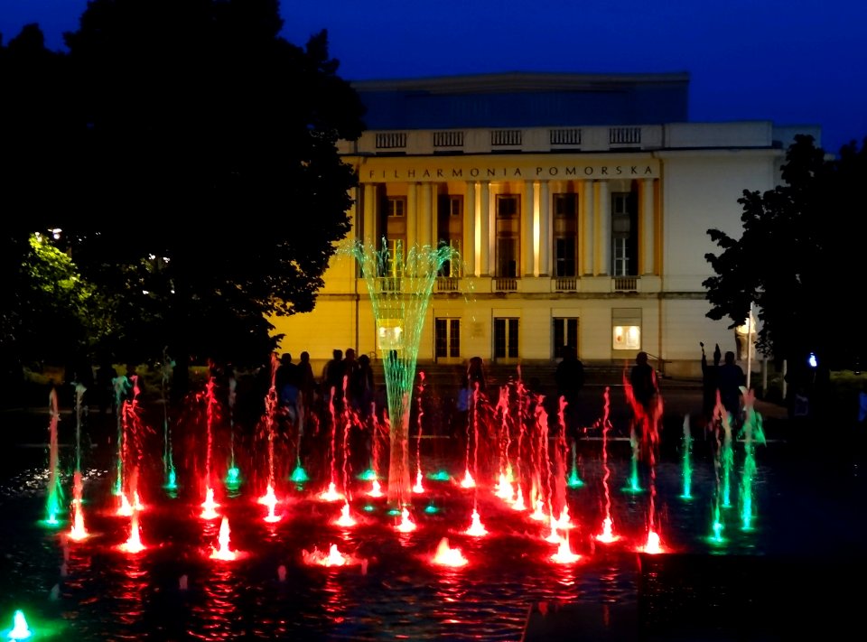 Bdg FilharmoniaPomorska fountain z3 5-2014