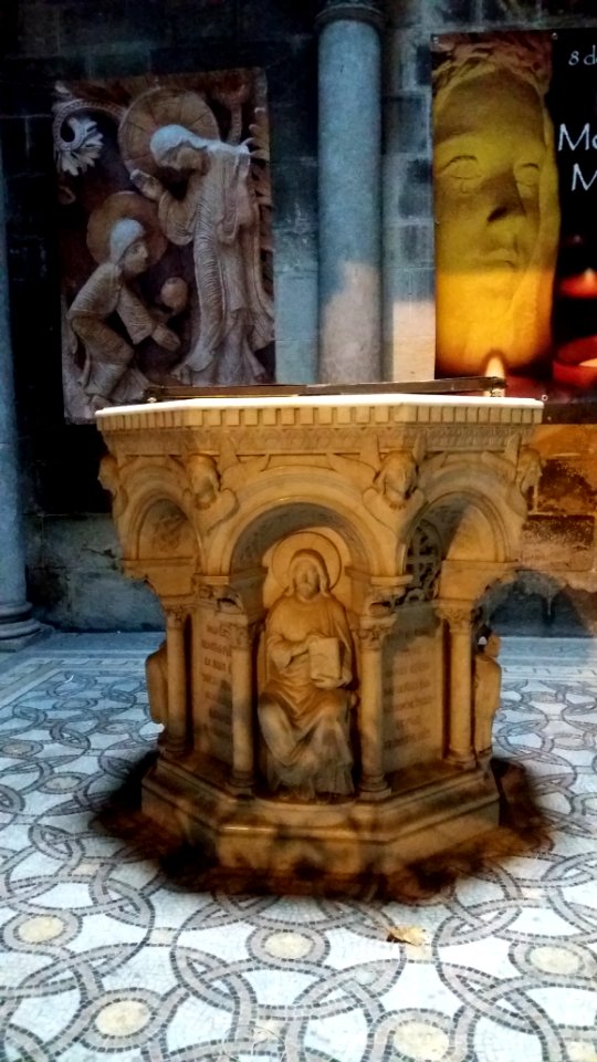 Basilique Saint-Martin d'Ainay - Intérieur - Cuve baptismale