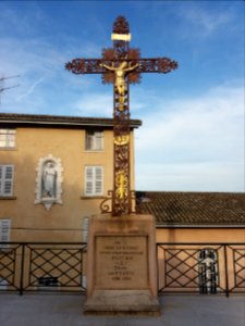 Basilique d'Ars - Croix monumentale du jubilé de juillet 1847