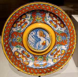 Basin for a ewer with inscription Lucia B(ella), possibly by Mancini family workshop, Italy, Deruta, c. 1530, maiolica - Wadsworth Atheneum - Hartford, CT - DSC05049