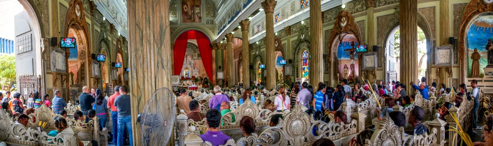 Basilica of the Chinita in a Palm Sunday