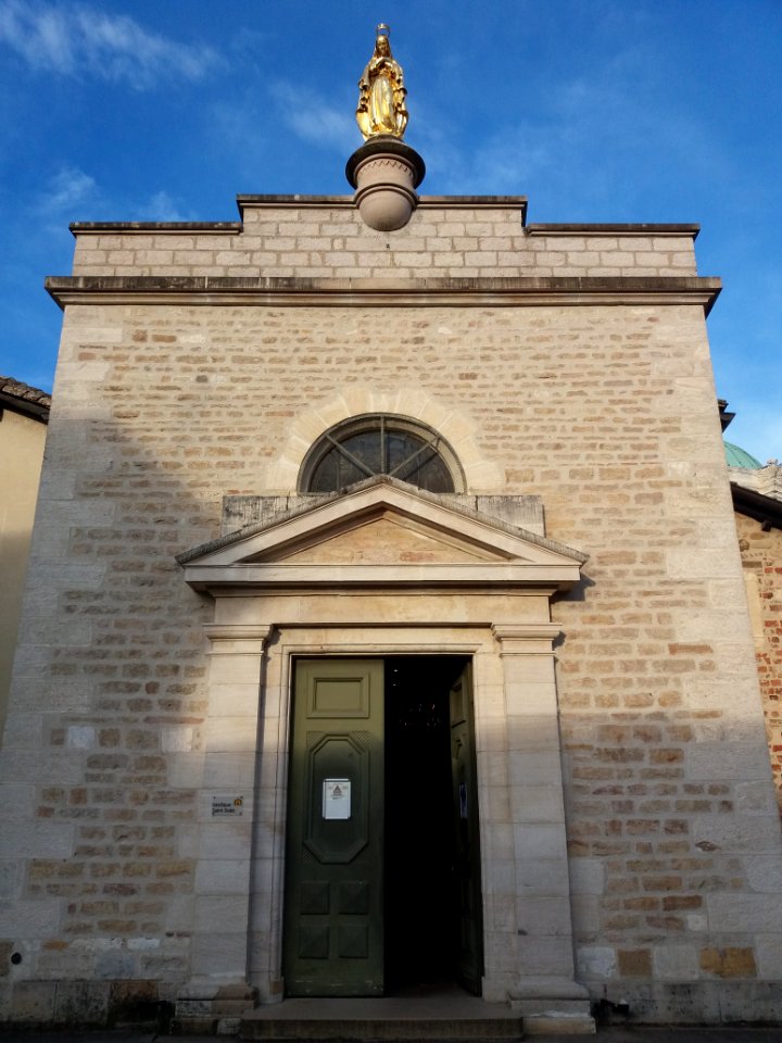 Basilique d'Ars - Portail de la façade