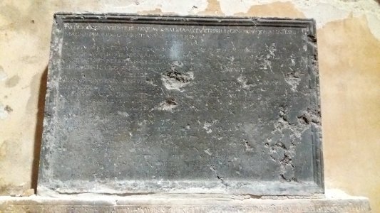 Basilique Saint-Martin d'Ainay - Intérieur - Epitaphe de Nicolas de la Balme - après 1542
