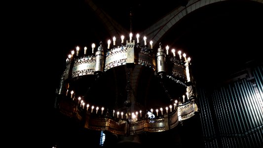Basilique Saint-Martin d'Ainay - Intérieur - Lustre de la coupole 2