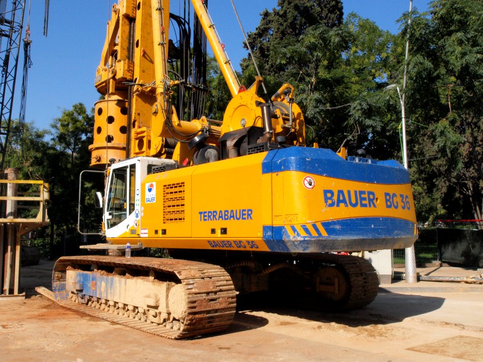 BAUER BG 36 - Drilling Rig new price 2007 995000euros pic2