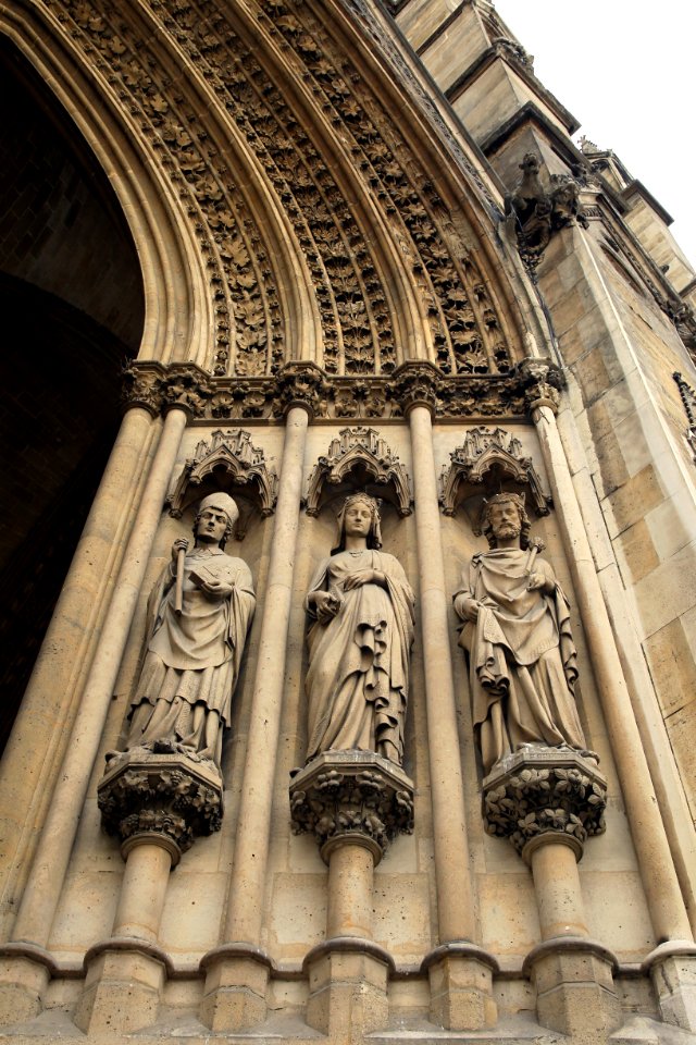 Basilique Sainte-Clotilde Paris Portail Statues 2 26102018