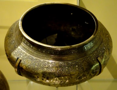 Basin, Iran, 13th-14th century, engraved brass, gold and silver inlay (missing) - Royal Ontario Museum - DSC04763