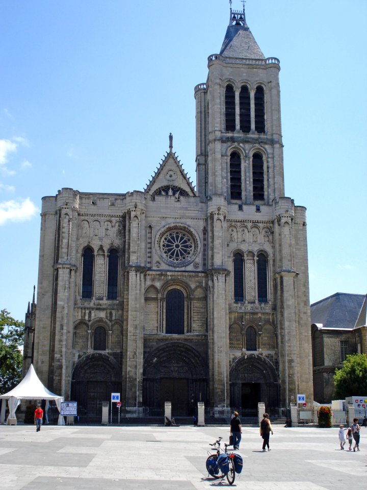 Basilique Saint-Denis, façade ouest straight