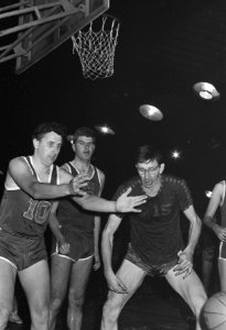 Basketbalfinale bekercompetitie heren Landlust tegen SVE. Spelmomenten, Bestanddeelnr 921-2533