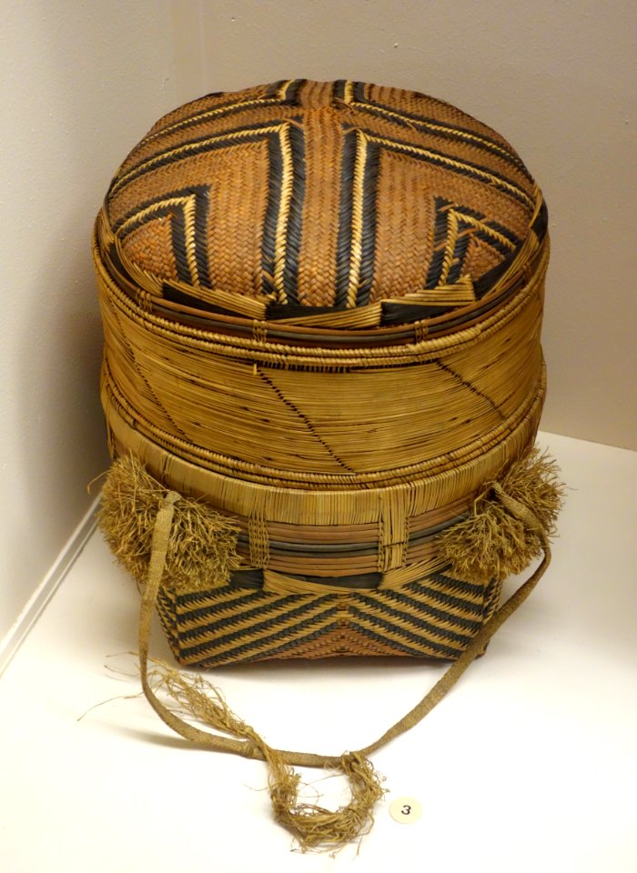 Basket - Songye - Royal Museum for Central Africa - DSC06392