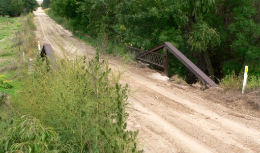 Battle Creek kingpost bridge from W 1