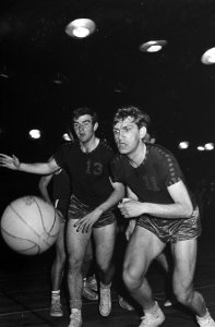 Basketbalfinale bekercompetitie heren Landlust tegen SVE. Landlustspelers Sterke, Bestanddeelnr 921-2532