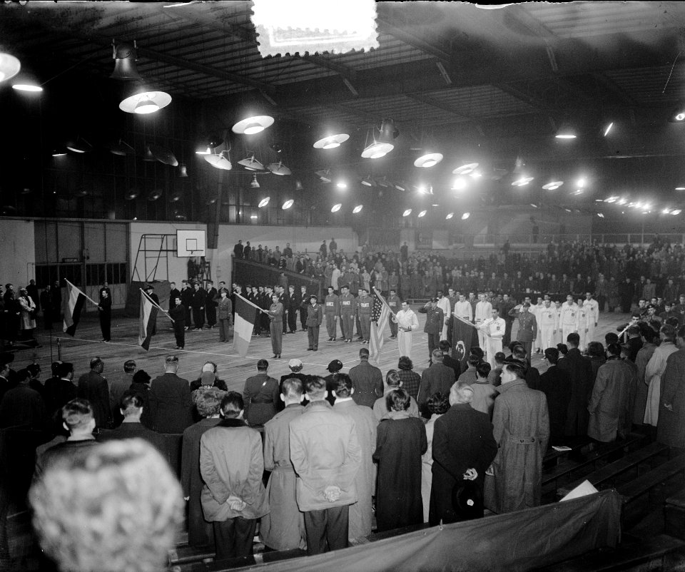 Basketball Amsterdam. Militair Nederland tegen Belgie. Officiele opening, Bestanddeelnr 905-6255