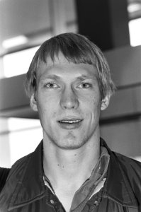 Basketball ploeg vanaf Schiphol J Woudstra (koppen), Bestanddeelnr 930-7789