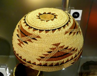Basket hat, Klamath River, before 1936, pine root, beargrass, maidenhair fern, woodwardia fern - Oakland Museum of California - DSC05059