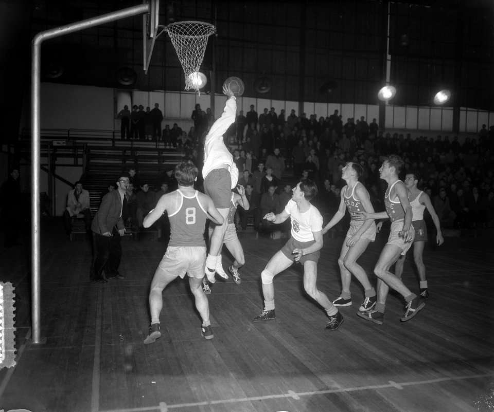 Basketball HBS Amsterdam tegen Haarlem. Apollohal, Bestanddeelnr 905-4858