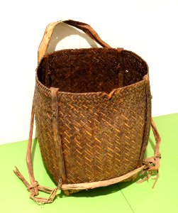 Basket with headband, Thai, Thanh Hoa - Vietnamese Women's Museum - Hanoi, Vietnam - DSC04244