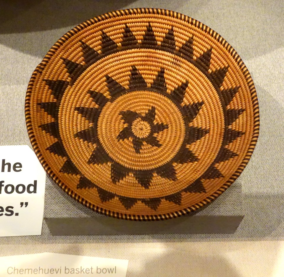 Basket bowl, Chemehuevi - Oakland Museum of California - DSC05014