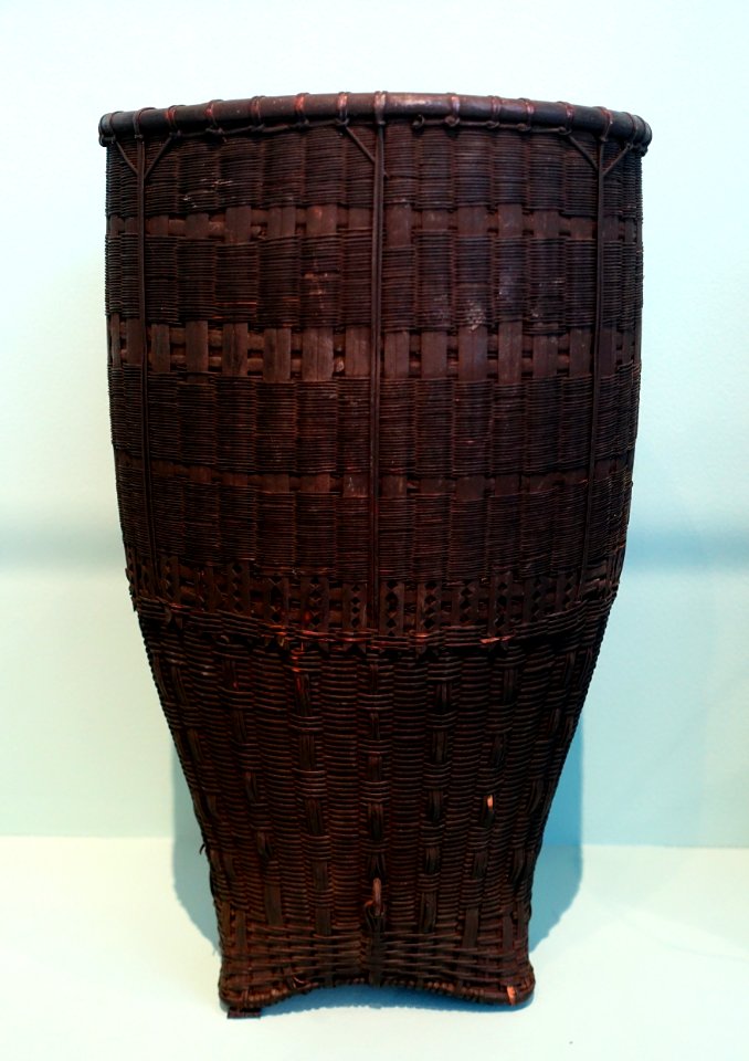 Basket, Karen people, Northern Thailand, collected in 1986 - Ethnological Museum, Berlin - DSC01359