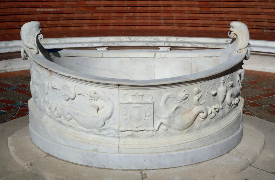 Basin with sea creatures - Hearst Castle - DSC06431
