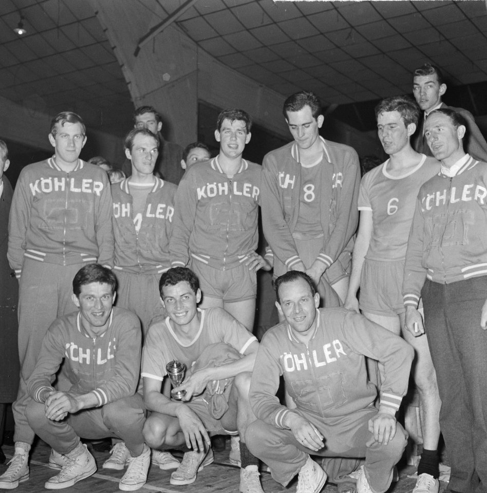 Basketbal Wolves tegen Herly heren 62-60, Wolves kampioen basketbalteam Wolves, Bestanddeelnr 917-6390
