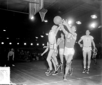 Basketballtoernooi Amsterdam USA tegen Frankrijk, Bestanddeelnr 905-6302