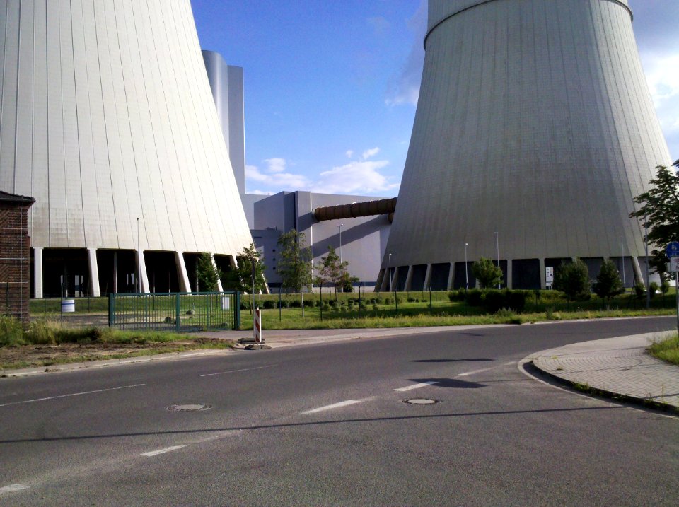 Basis der Kühltürme im Kraftwerk Lippendorf im Juni 2016