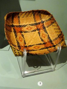 Basket tray, Chitimacha, accessioned in 1902 - Native American collection - Peabody Museum, Harvard University - DSC05491