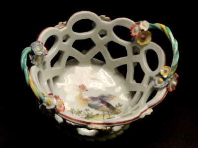 Basket, c. 1758-1760, William Duesbury & Co., Derby, England, glassy soft-paste porcelain, overglaze enamels - Gardiner Museum, Toronto - DSC00798
